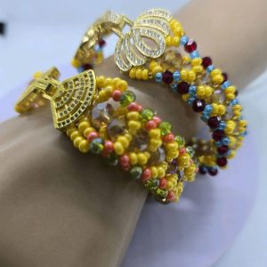 Pulsera para Orisha Oshun Differentes Caminos Colorful Beaded Bracelet with Gold Accents and Multicolored Beads