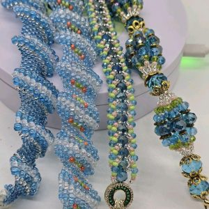 Pulseras para Orisha Yemaya Asesu with Vibrant Blue Beads and Gold Accents for Spiritual Wear