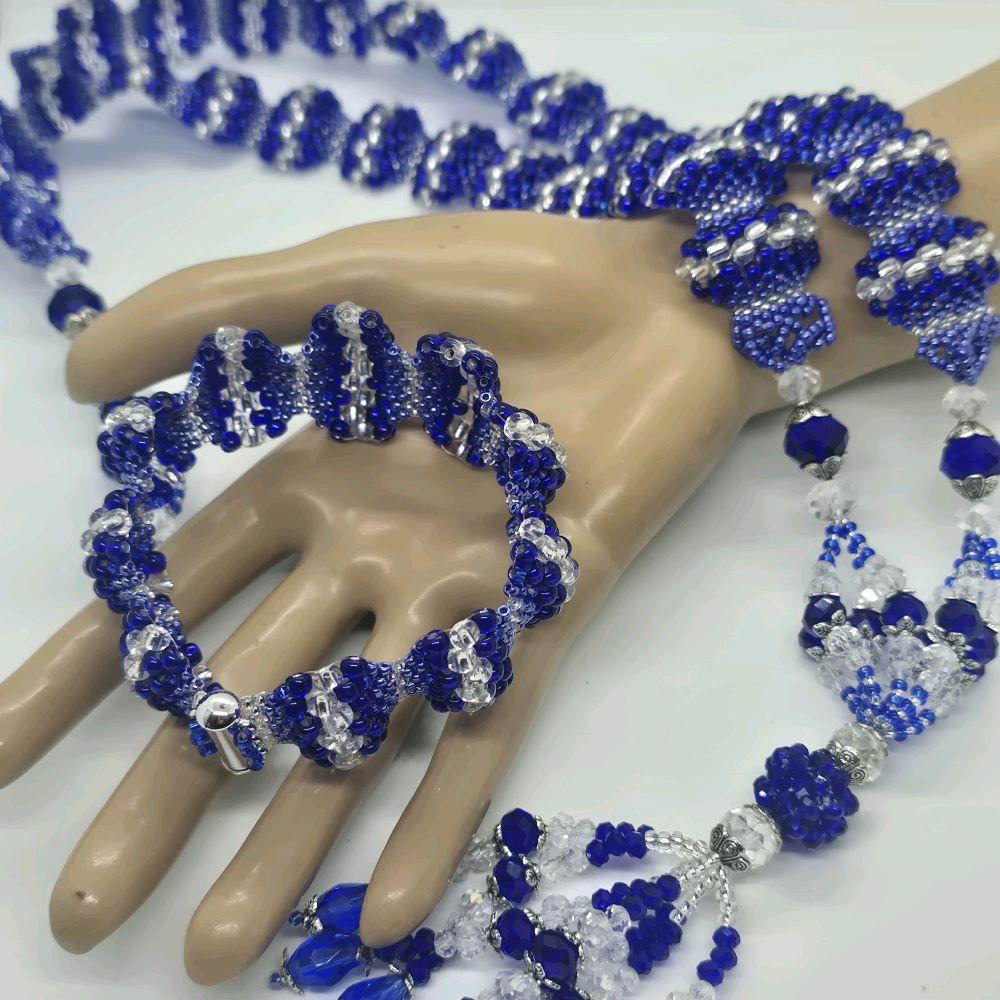 Orisha Yemaya Beaded Collar & Bracelet Set in Blue and Silver Styles for Stylish Outfits - Imagen 3